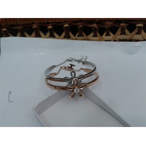 $25.00,Hermes barcelet/bangles in Silver Rose Gold 