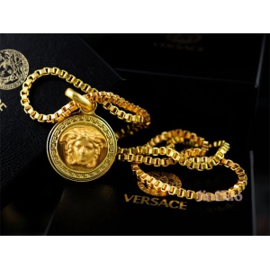 $36.00,2018 New Design Versace Necklaces For Men in 183506