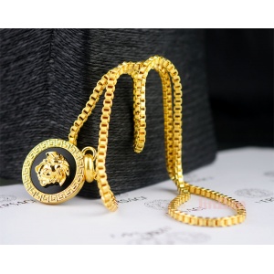 $36.00,2018 New Design Versace Necklaces For Men in 183508