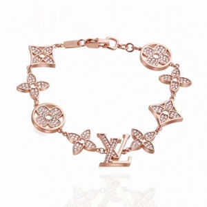 $26.00,2018 New Louis Vuitton Bracelets For Women # 188908