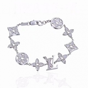 $26.00,2018 New Louis Vuitton Bracelets For Women # 188909