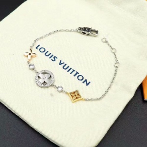 $42.00,2020 Cheap Louis Vuitton Bracelets For Men # 214711