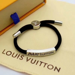 $42.00,2020 Cheap Louis Vuitton Bracelets For Men # 214717