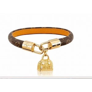 $42.00,2020 Cheap Louis Vuitton Bracelets For Men # 214719