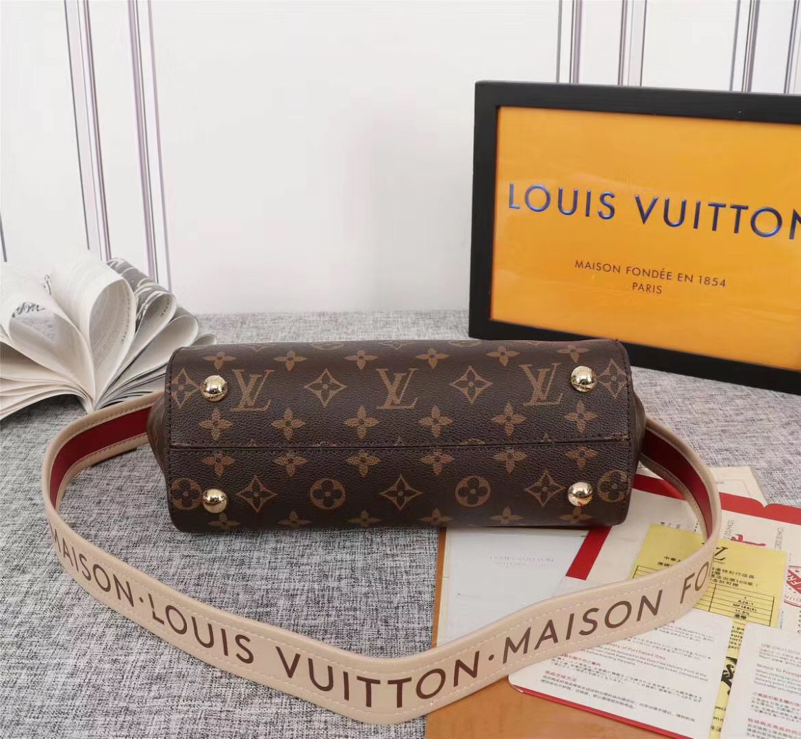 Could you imagine buying a Louis Vuitton Pochette Accessoires back