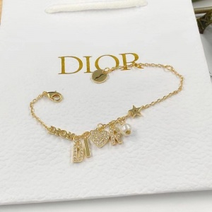 $35.00,2020 Dior Bracelets For Women # 230817
