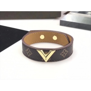 $35.00,2020 Louis Vuitton Bracelets For Women # 231153