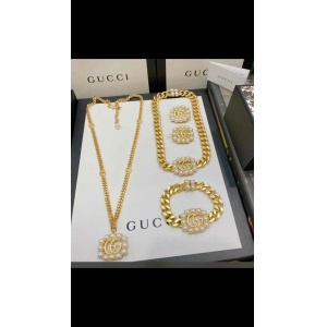 $75.00,2020 Gucci Bracelets Sets For Women # 231170