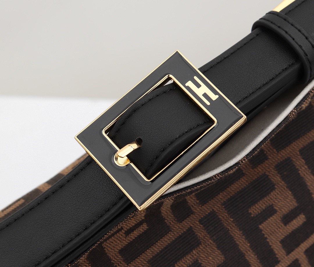 fendi hand