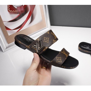 $65.00,Louis Vuitton Sandals For Women # 237888