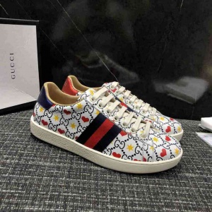 $82.00,2021 Gucci Causual Sneakers For Wome in 241170
