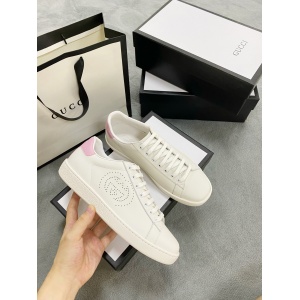 $82.00,2021 Gucci Causual Sneakers For Wome in 241203