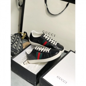 $82.00,2021 Gucci Causual Sneakers For Wome in 241238