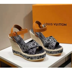 $75.00,2021 Louis Vuitton Sandals For Women # 241849