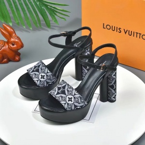 $75.00,2021 Louis Vuitton Sandals For Women # 241853