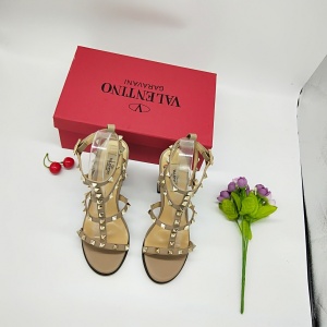 $69.00,2021 Valentino Sandals For Women # 242013