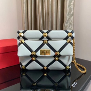 $105.00,2021 Valentino Handbag For Women in 247658