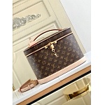 2021 Louis Vuitton 31.5*20*21cm Cosmetic Bag in 247697