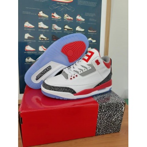 Air Jordan 3 Sneaker Unisex  in 252517