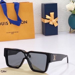 $52.00,Louis Vuitton Sunglasses Unisex in 258179
