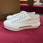 Burberry Lace Up Sneaker For Men in 260135