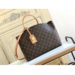 Louis Vuitton Handbags For Women  in 261117