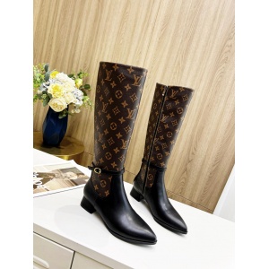 Louis Vuitton Pointed Toe Boot For Women # 262827