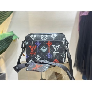 $155.00,Louis Vuitton Trio Messenger Graffiti Multi Color Bag # 268755