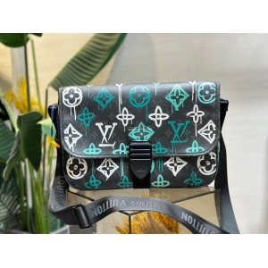 $164.00,Louis Vuitton Crossbody Bag For Men # 268845