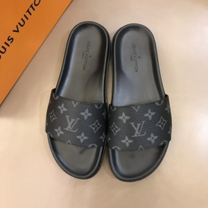 $65.00,Louis Vuitton Slippers For Men # 269733