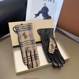 $45.00,Burberry Gloves For Women # 274192