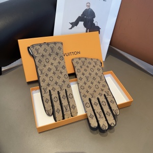 $42.00,Louis Vuitton Gloves For Women # 274243