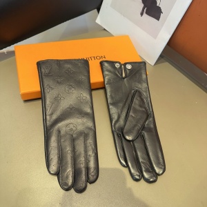 $45.00,Louis Vuitton Gloves For Women # 274244