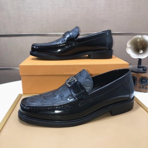 $92.00,Louis Vuitton Cowhide Leather Loafer For Men  # 274370