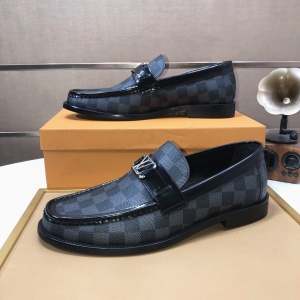 $92.00,Louis Vuitton Cowhide Leather Loafer For Men  # 274371